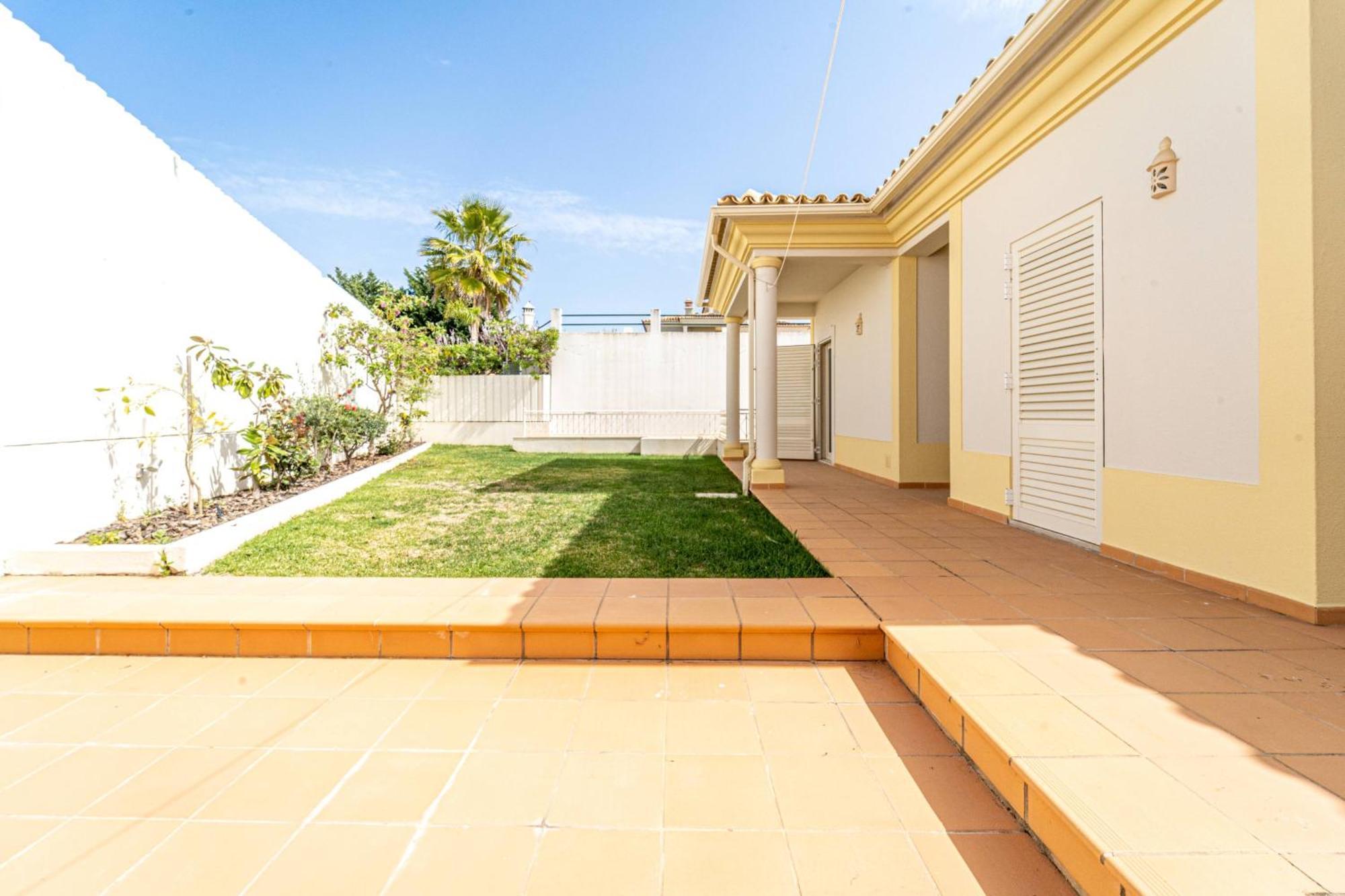 Villa Ribeiro By Hellovacations Albufeira Exterior photo