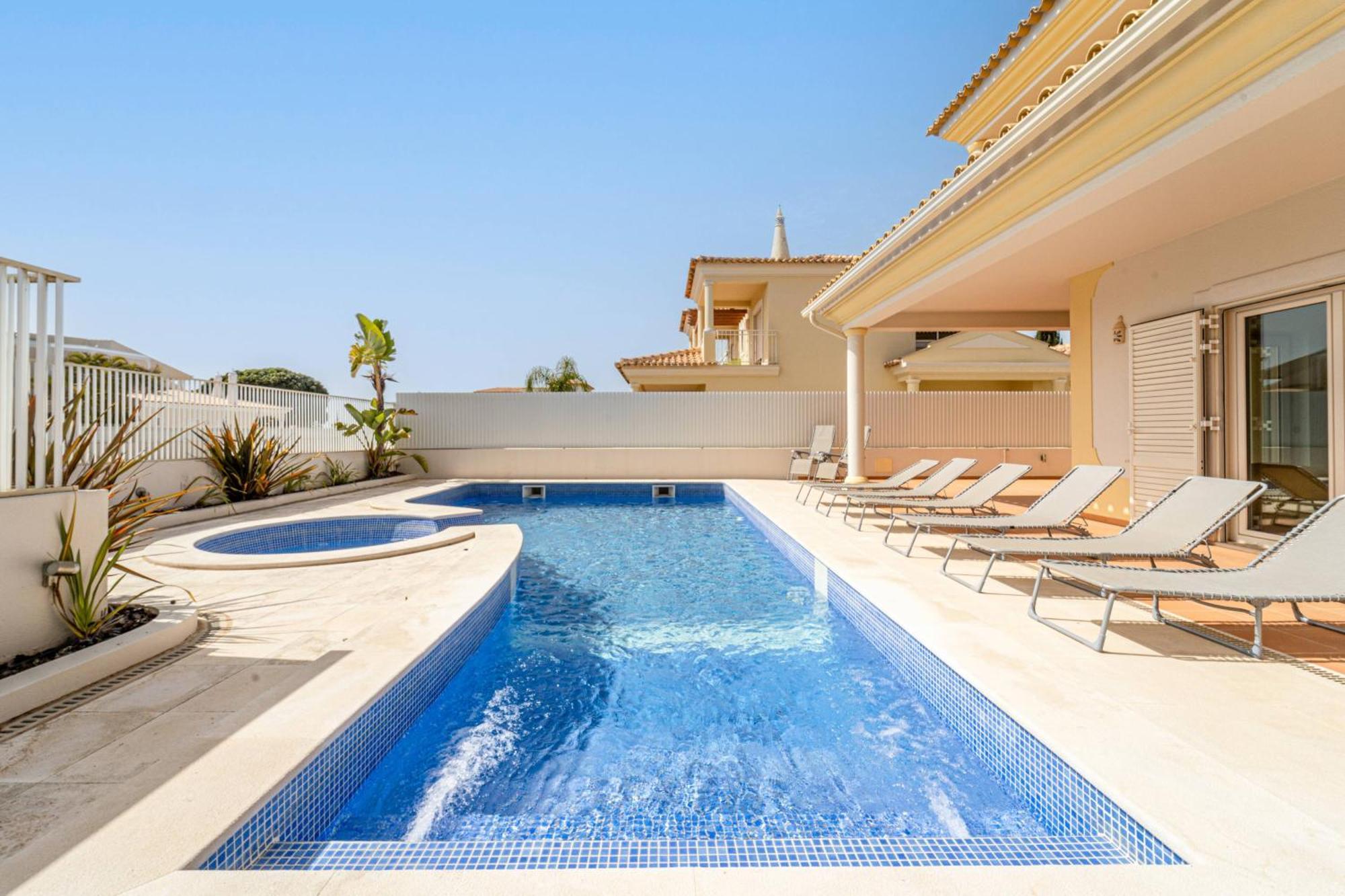 Villa Ribeiro By Hellovacations Albufeira Exterior photo