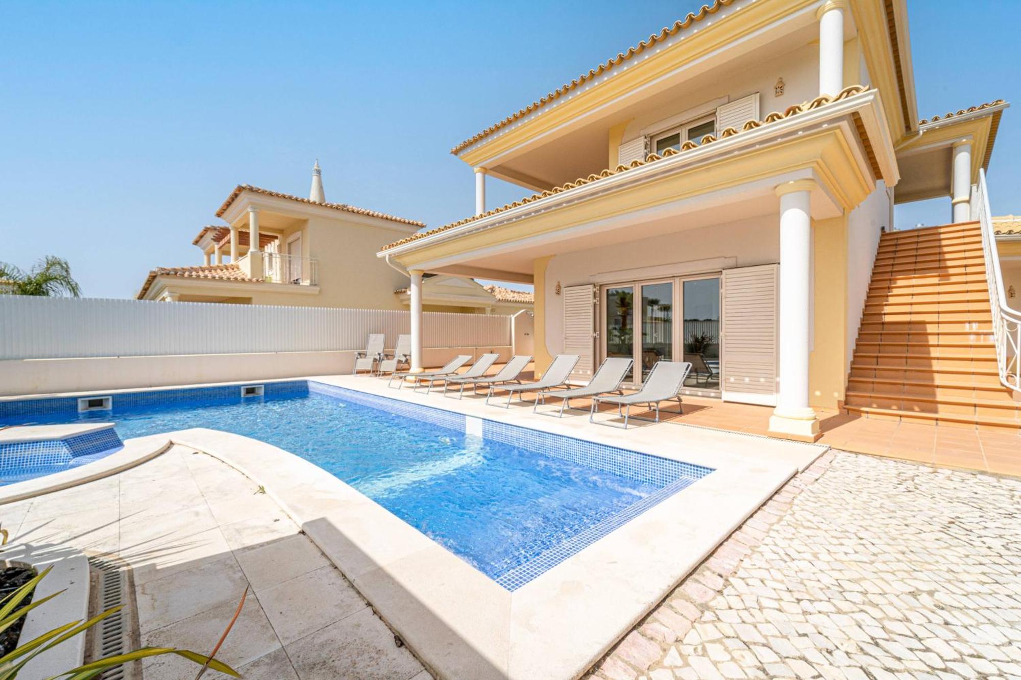 Villa Ribeiro By Hellovacations Albufeira Exterior photo
