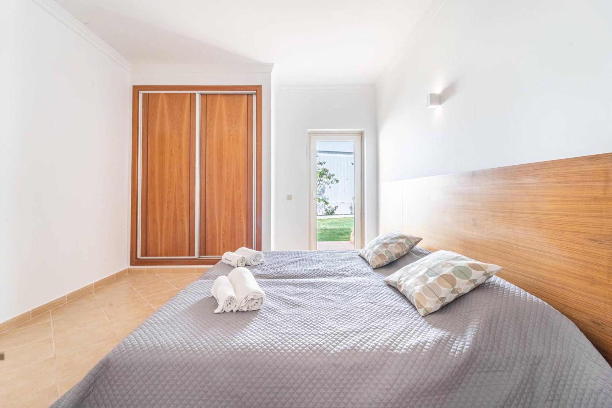 Villa Ribeiro By Hellovacations Albufeira Exterior photo