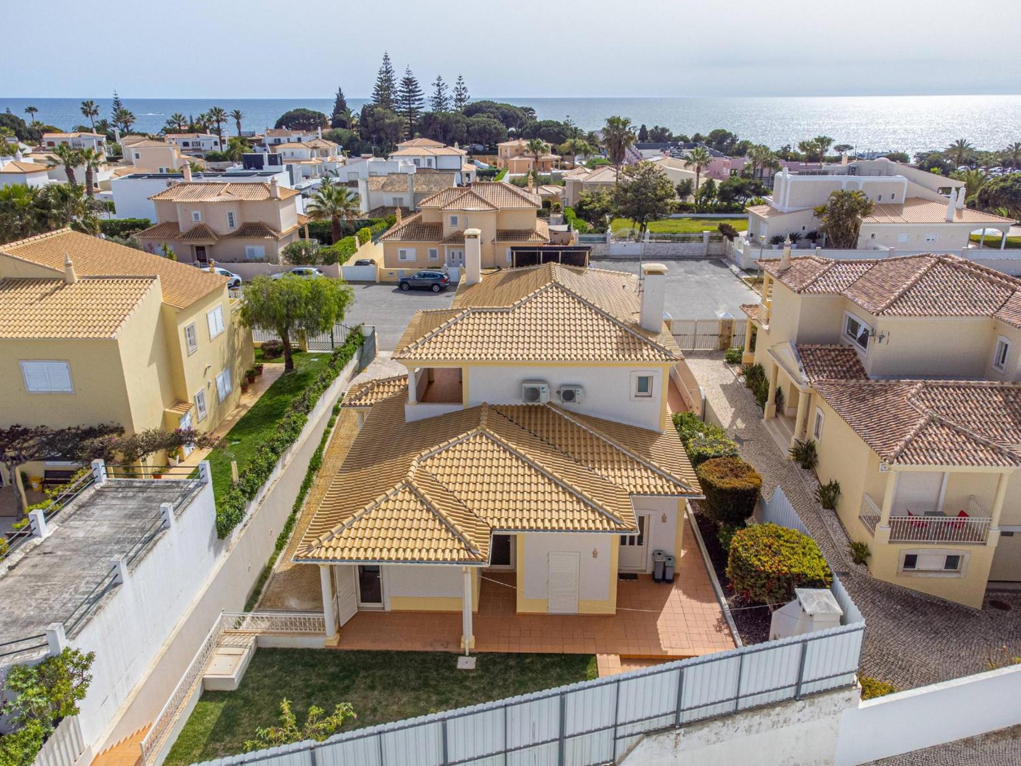Villa Ribeiro By Hellovacations Albufeira Exterior photo