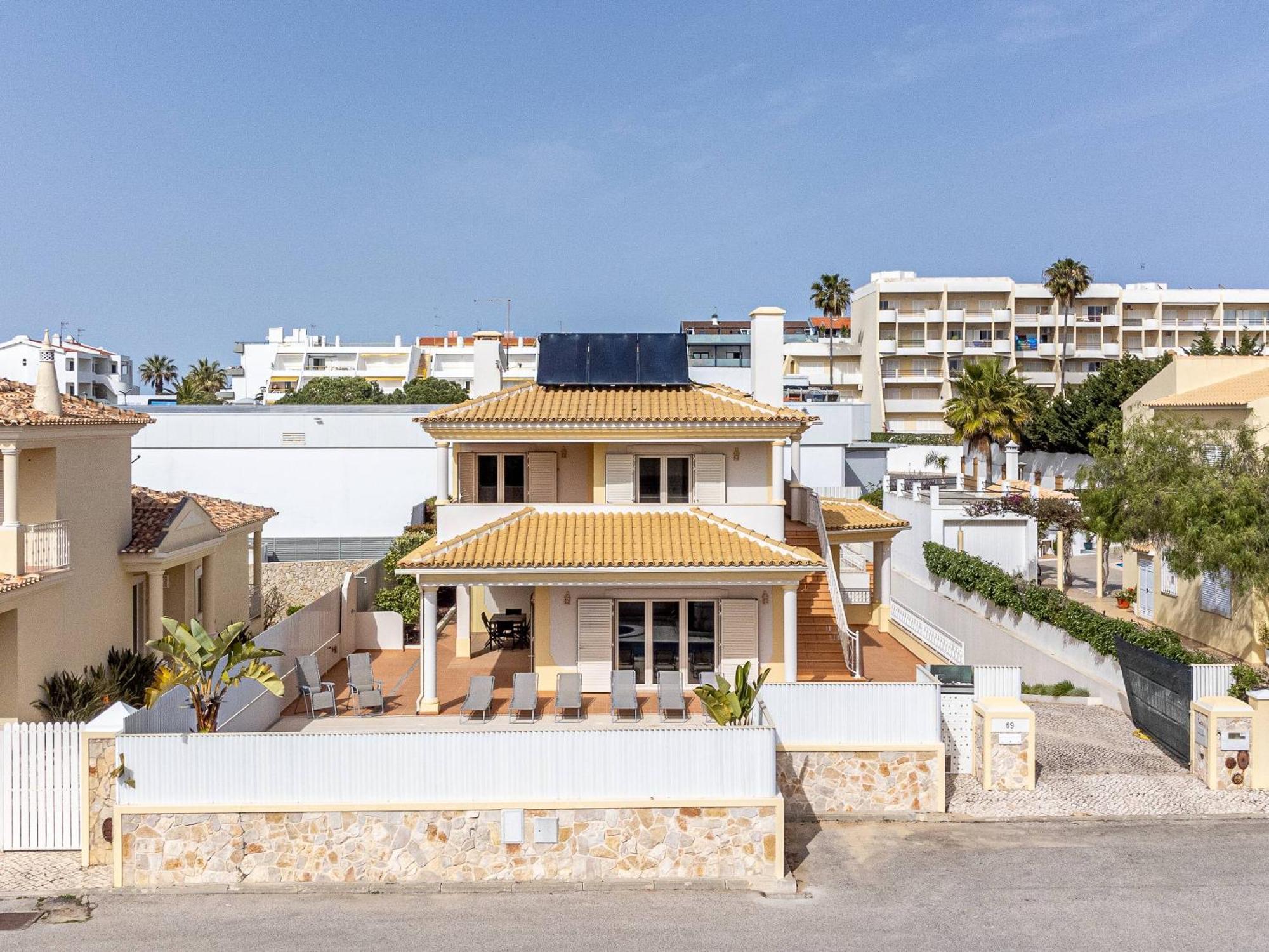 Villa Ribeiro By Hellovacations Albufeira Exterior photo